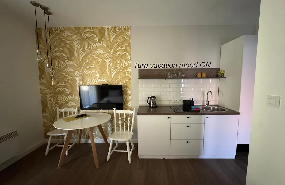 Moms House-1